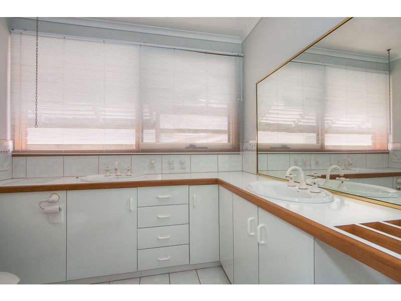 8 Heatherbrae Crescent, Sunbury VIC 3429