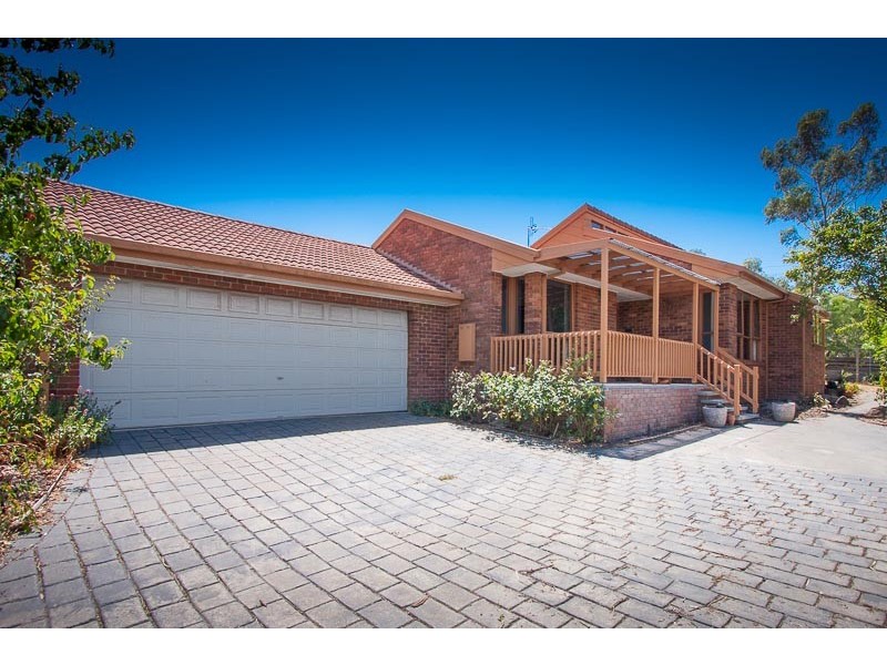 8 Heatherbrae Crescent, Sunbury VIC 3429