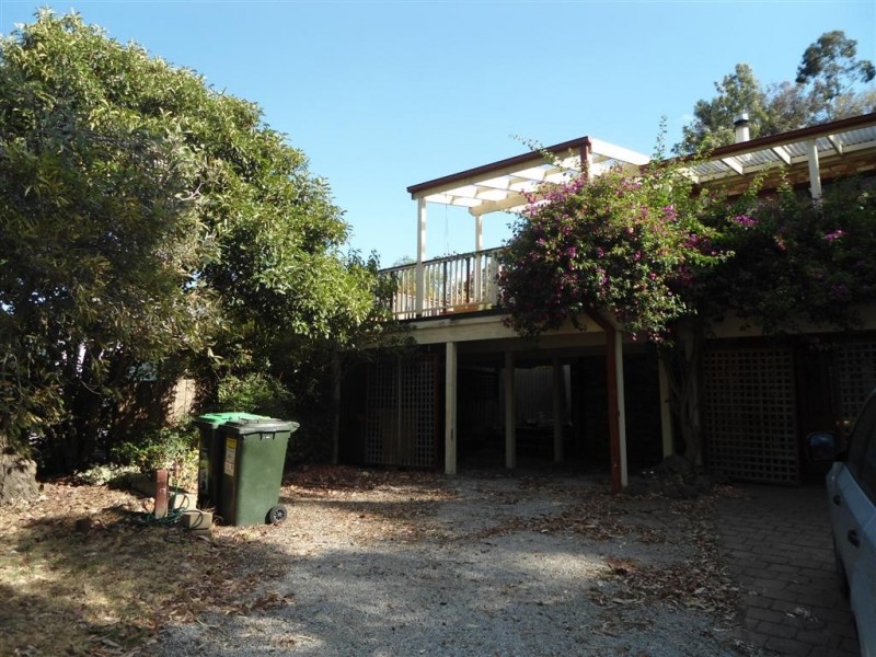16 MAGUIRE DRIVE, Sunbury VIC 3429