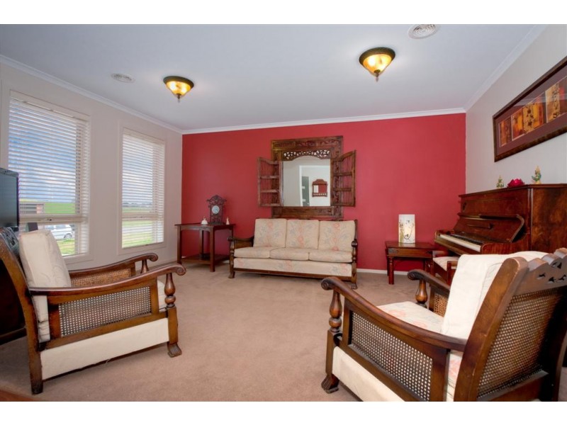 745 ELIZABETH DRIVE, Sunbury VIC 3429