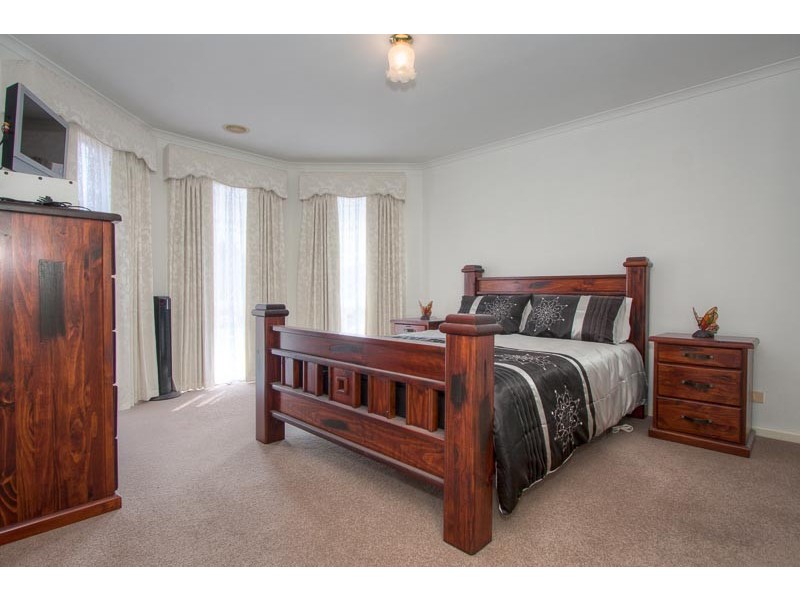 11 Yarck Court, Sunbury VIC 3429