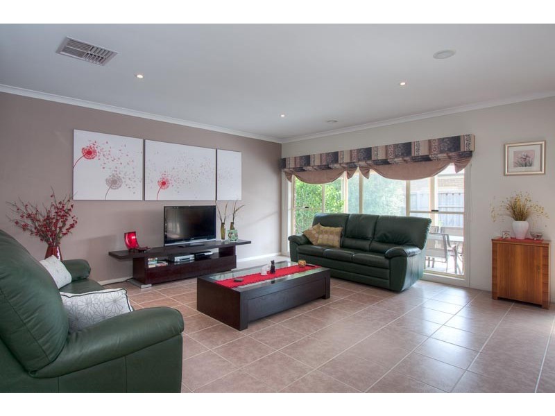14 Sassafras Drive, Sunbury VIC 3429