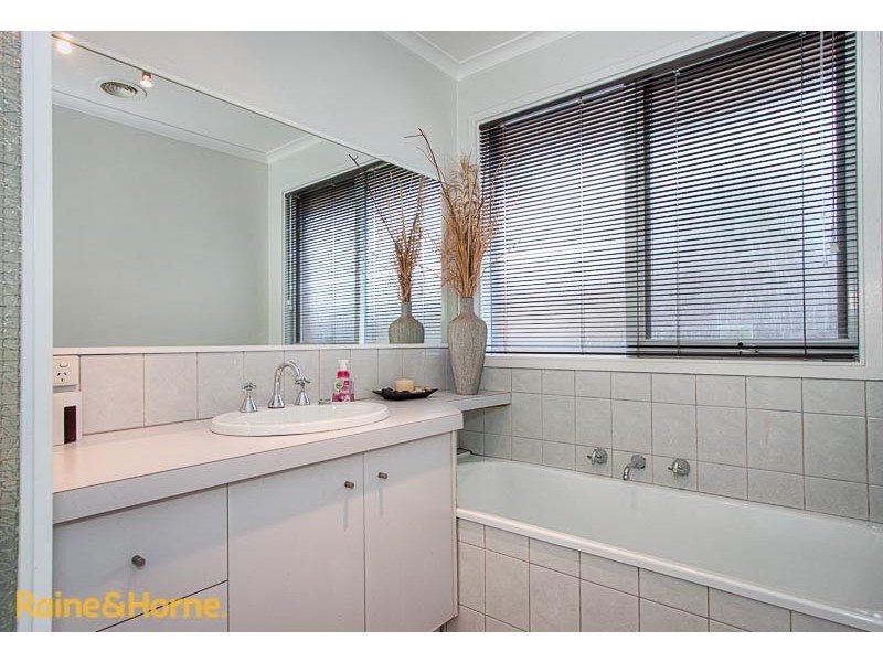 4 Tracie Court, Sunbury VIC 3429