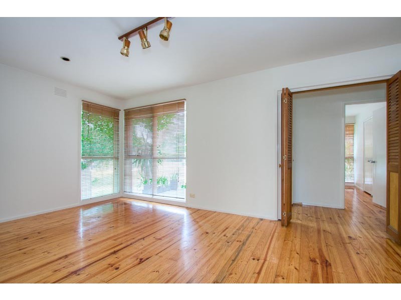 50 Higgins Avenue, Sunbury VIC 3429