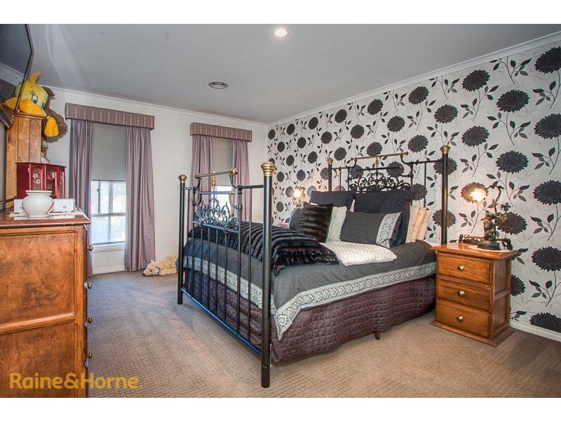 101 The Old Stock Run, Sunbury VIC 3429