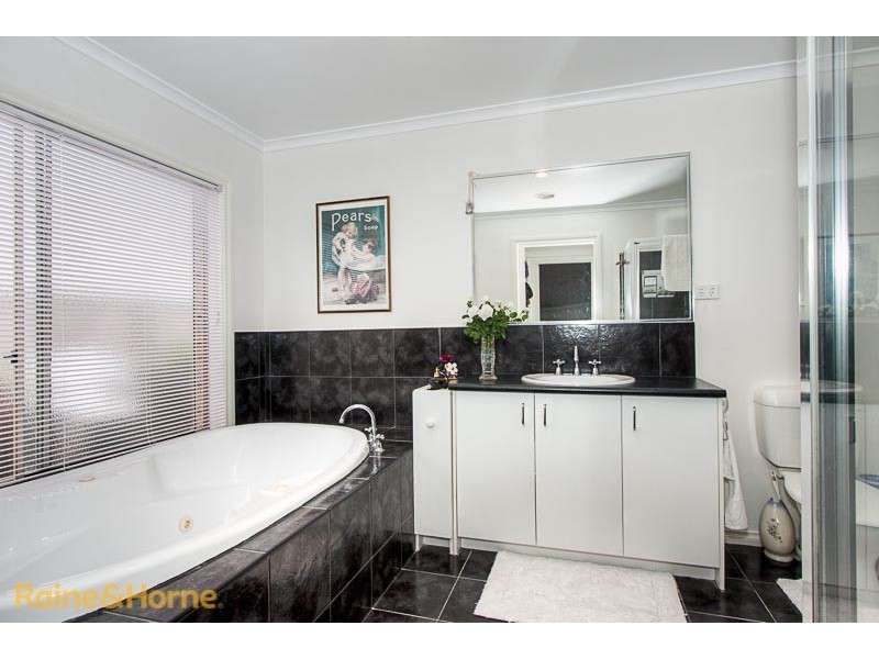 101 The Old Stock Run, Sunbury VIC 3429