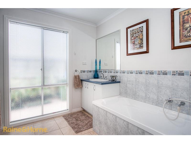 101 The Old Stock Run, Sunbury VIC 3429