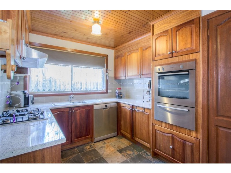 8/33-35 BARKLY STREET, Sunbury VIC 3429