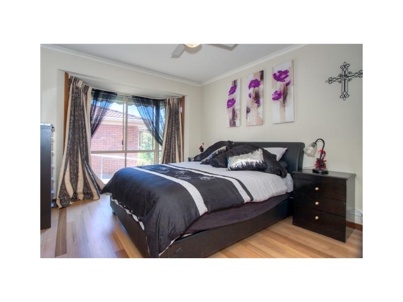 8/33-35 BARKLY STREET, Sunbury VIC 3429