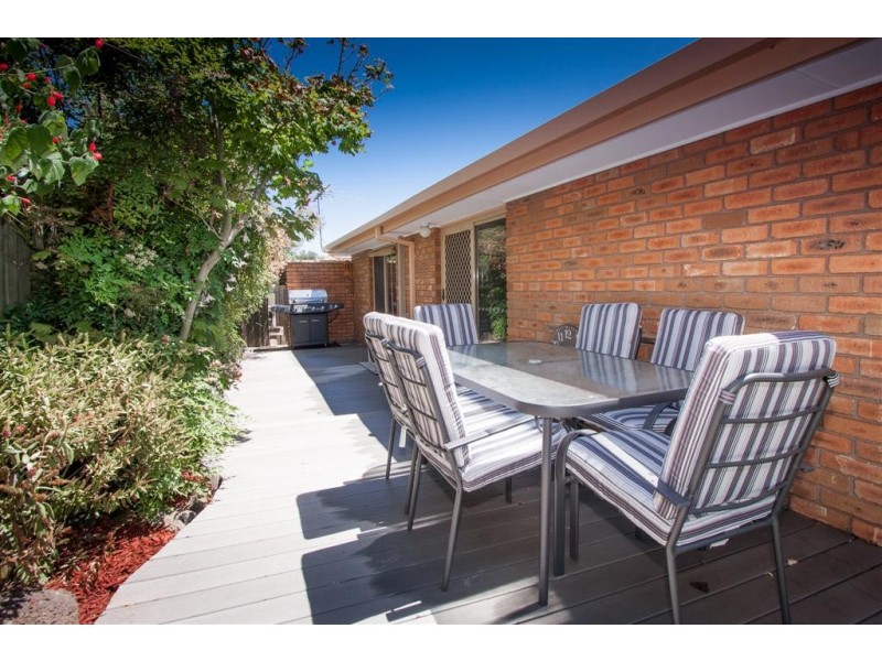 8/33-35 BARKLY STREET, Sunbury VIC 3429