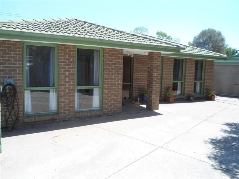 240 ELIZABETH DRIVE, Sunbury VIC 3429