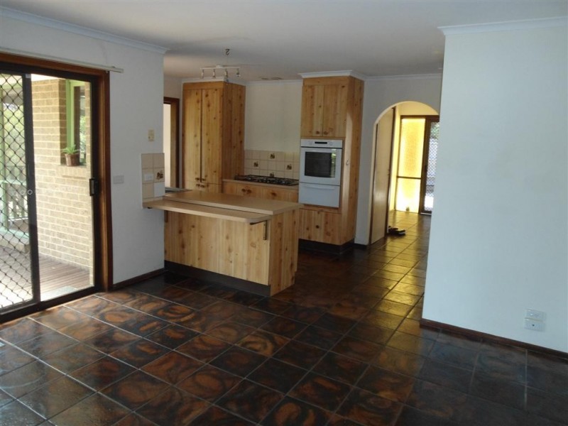 240 ELIZABETH DRIVE, Sunbury VIC 3429
