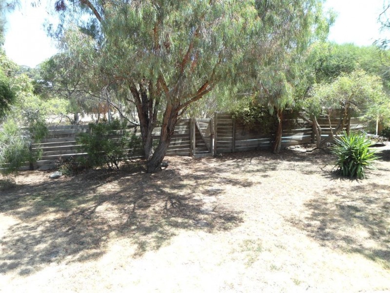 240 ELIZABETH DRIVE, Sunbury VIC 3429