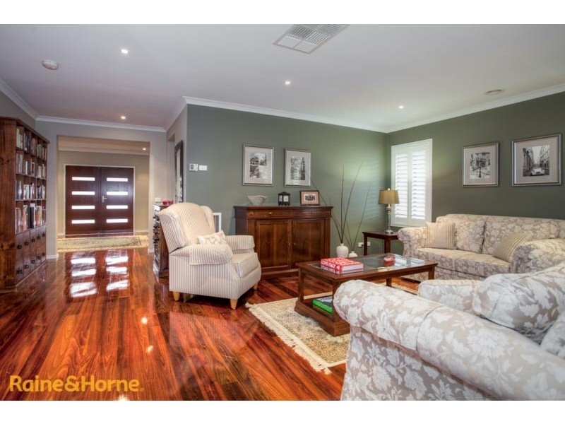 12 Berrydale Road, Sunbury VIC 3429