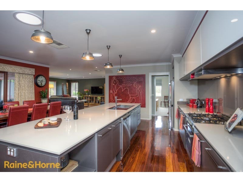 12 Berrydale Road, Sunbury VIC 3429