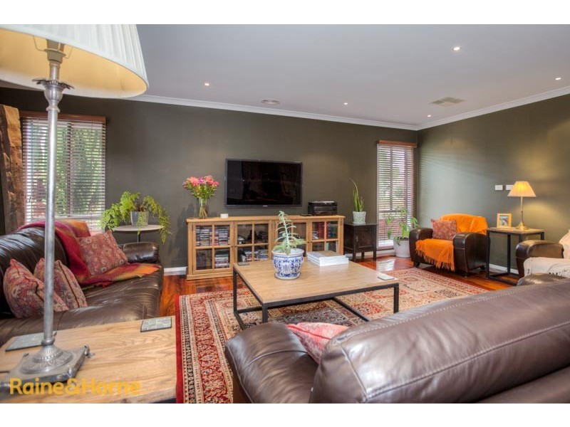 12 Berrydale Road, Sunbury VIC 3429