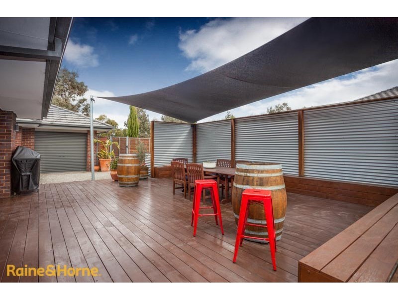 12 Berrydale Road, Sunbury VIC 3429