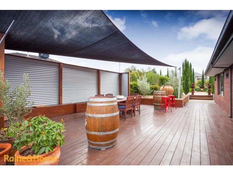 12 Berrydale Road, Sunbury VIC 3429