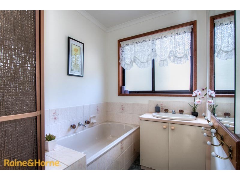 3 Winged Foot Court, Sunbury VIC 3429