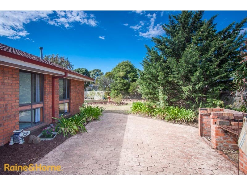 3 Winged Foot Court, Sunbury VIC 3429