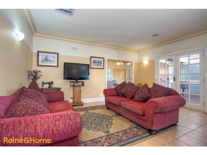2 Macdonald Place, Sunbury VIC 3429