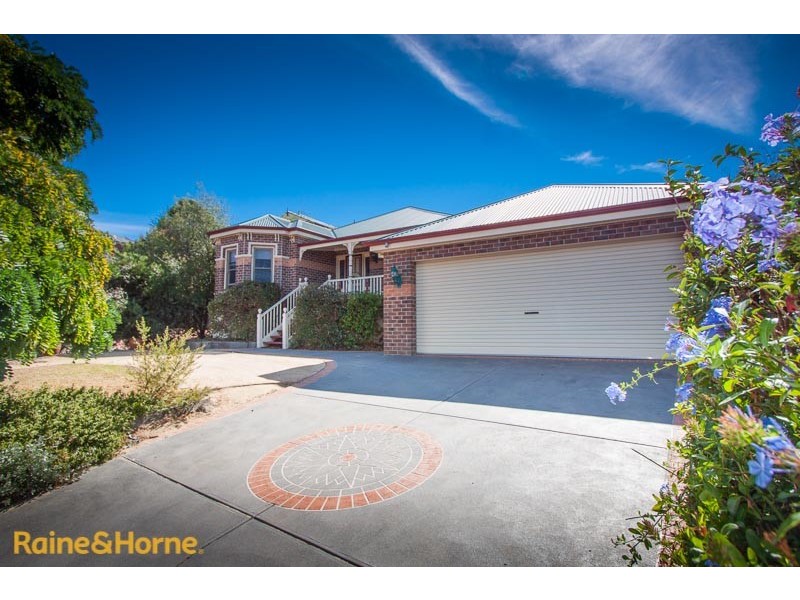 2 Macdonald Place, Sunbury VIC 3429