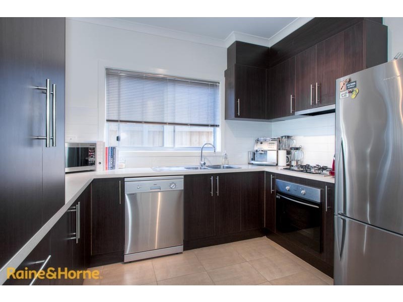 2/40 Lalor Crescent, Sunbury VIC 3429