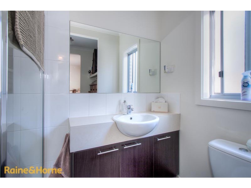 2/40 Lalor Crescent, Sunbury VIC 3429