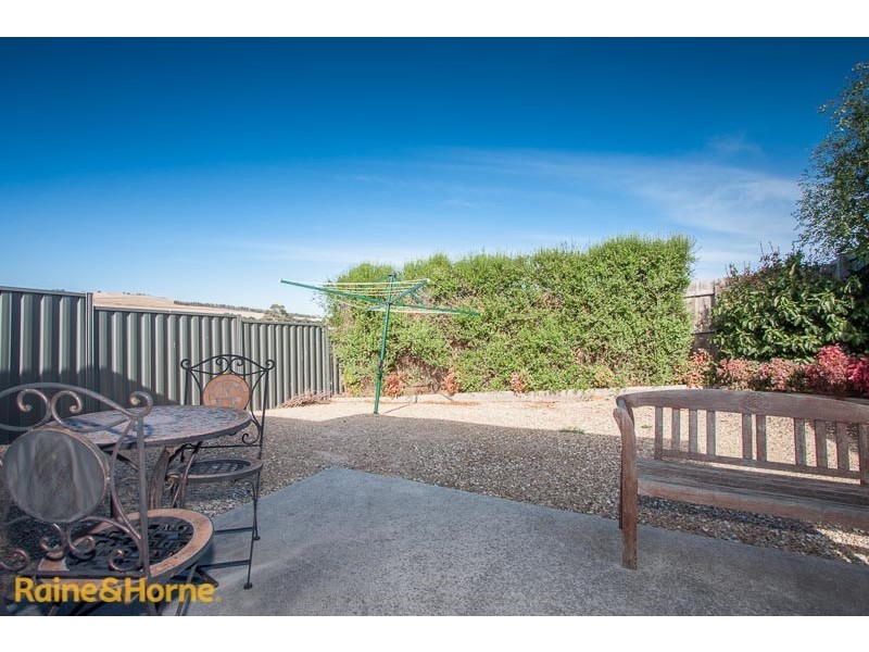2/40 Lalor Crescent, Sunbury VIC 3429