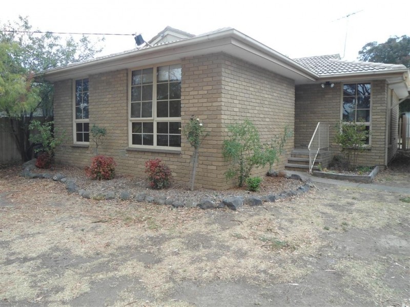 110 CHARTER ROAD WEST, Sunbury VIC 3429