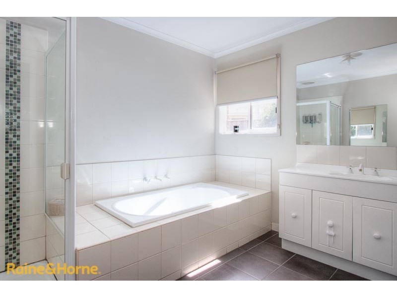 13 Isabella Street, Sunbury VIC 3429