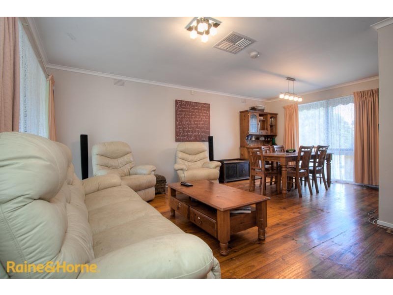 11 Hasluck Court, Sunbury VIC 3429