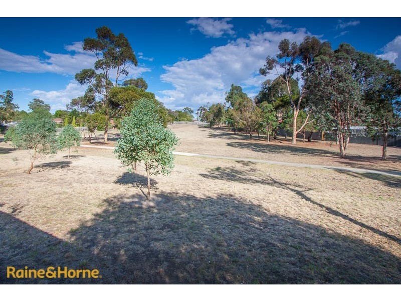 11 Hasluck Court, Sunbury VIC 3429