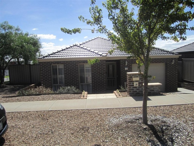 15 GOLFLINKS DRIVE, Sunbury VIC 3429