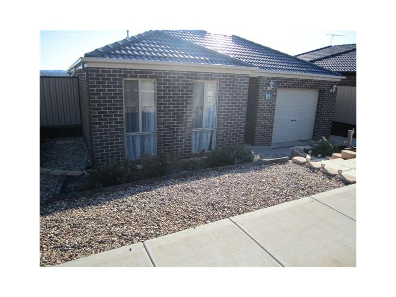 15 GOLFLINKS DRIVE, Sunbury VIC 3429