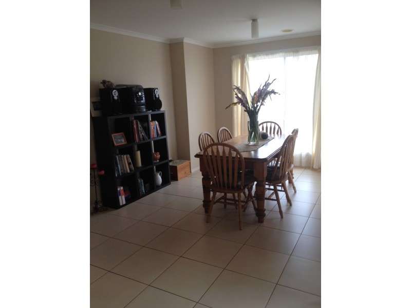 15 GOLFLINKS DRIVE, Sunbury VIC 3429