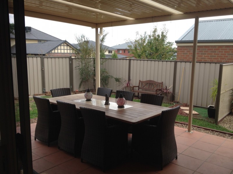 15 GOLFLINKS DRIVE, Sunbury VIC 3429