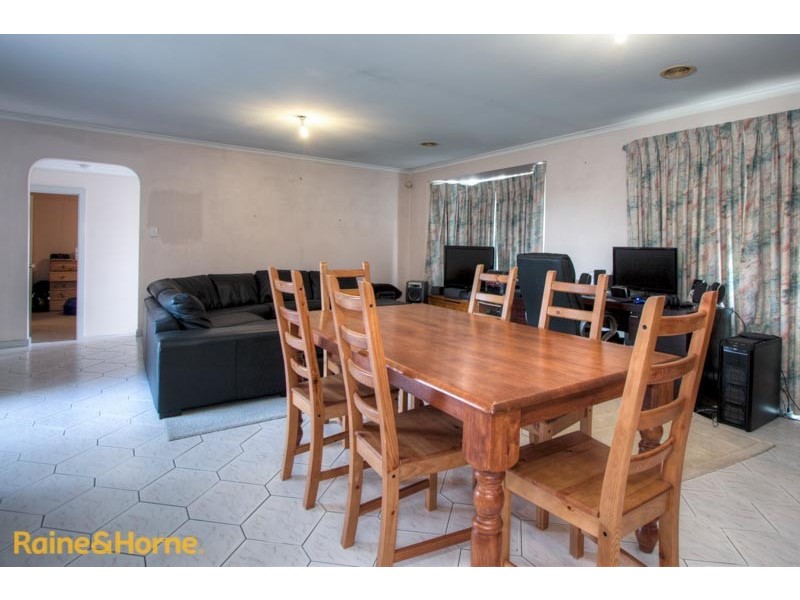 90 Stewarts Lane, Sunbury VIC 3429