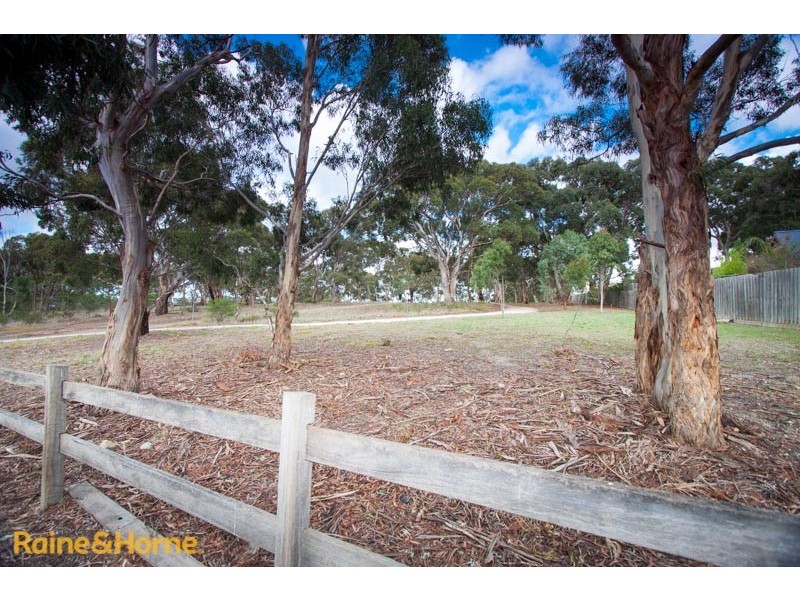 90 Stewarts Lane, Sunbury VIC 3429