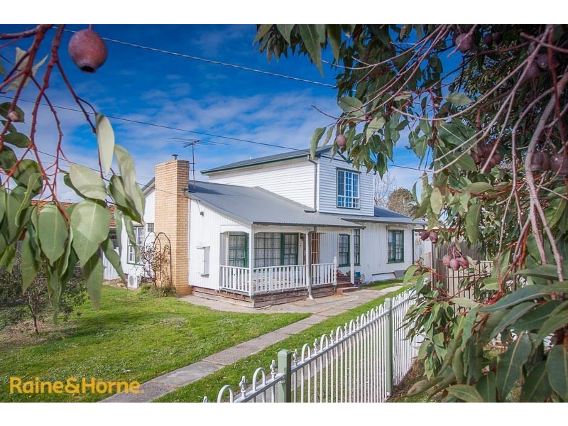 17 Melba Avenue, Sunbury VIC 3429