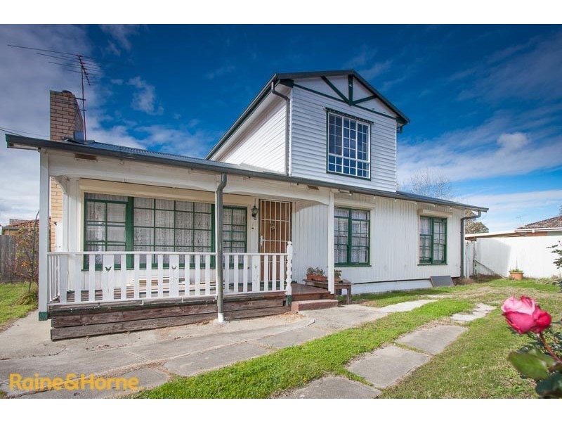 17 Melba Avenue, Sunbury VIC 3429