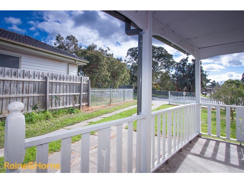 17 Melba Avenue, Sunbury VIC 3429