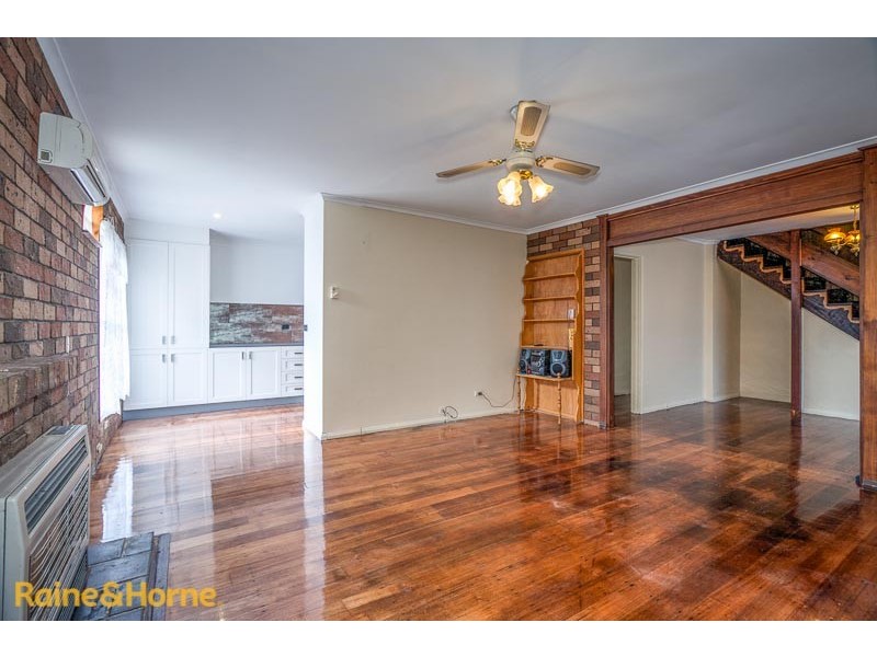 17 Melba Avenue, Sunbury VIC 3429