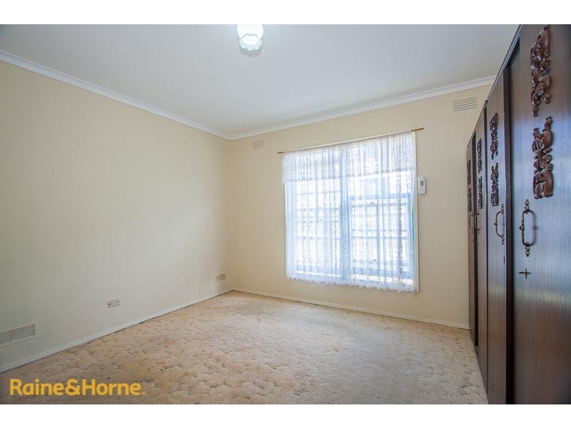 17 Melba Avenue, Sunbury VIC 3429