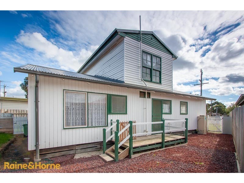 17 Melba Avenue, Sunbury VIC 3429