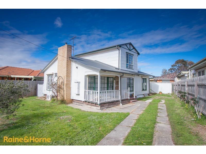 17 Melba Avenue, Sunbury VIC 3429