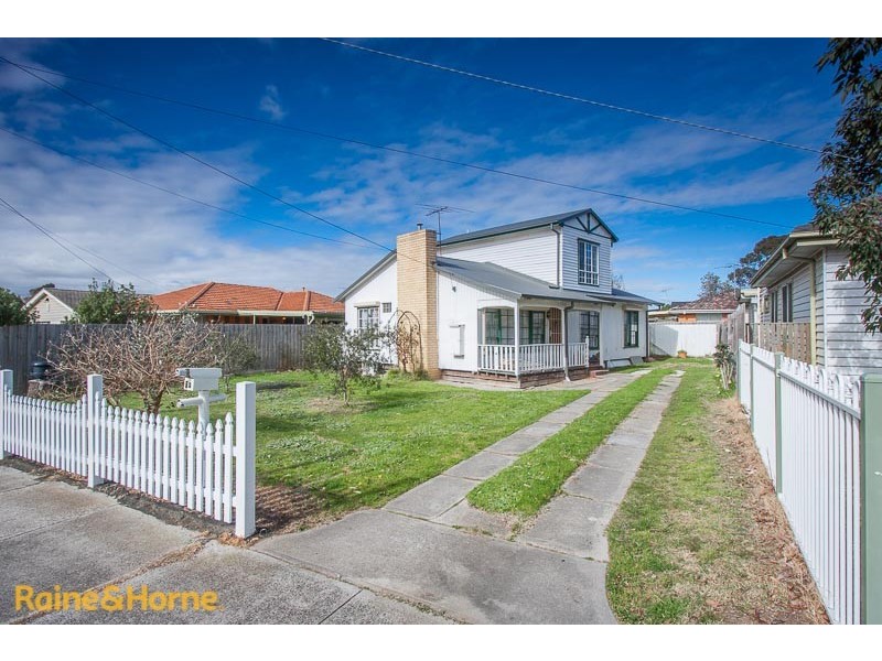 17 Melba Avenue, Sunbury VIC 3429