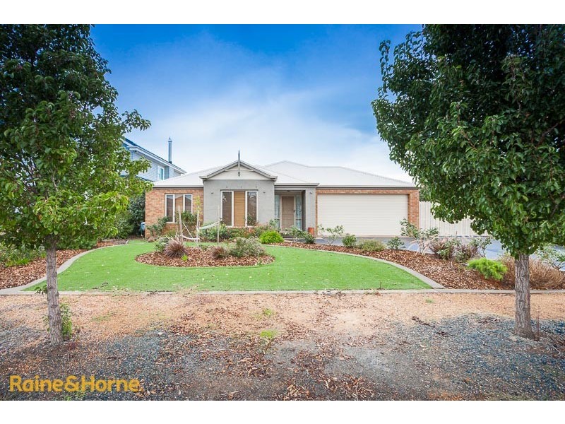 8 Frontignac Court, Sunbury VIC 3429