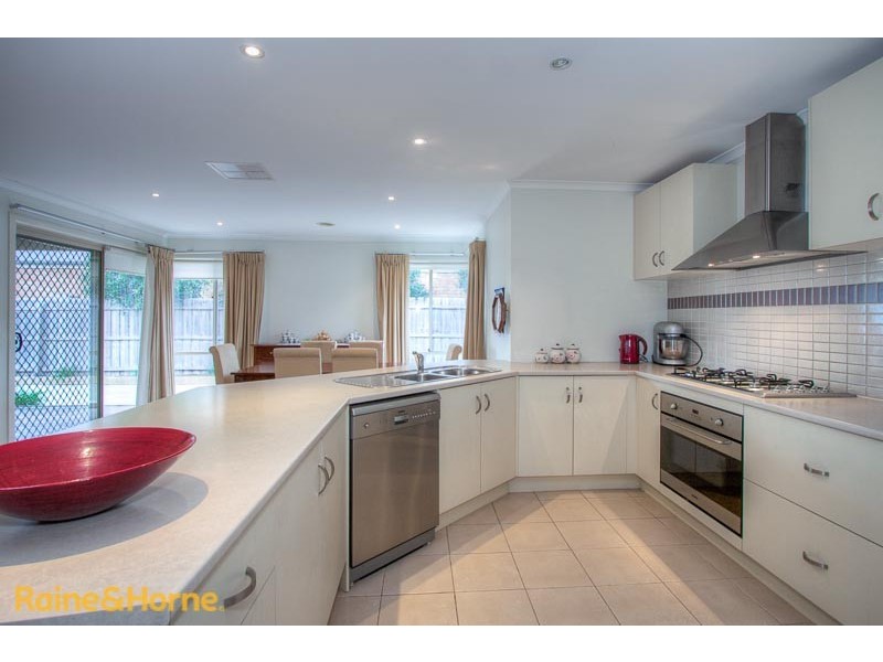 8 Frontignac Court, Sunbury VIC 3429