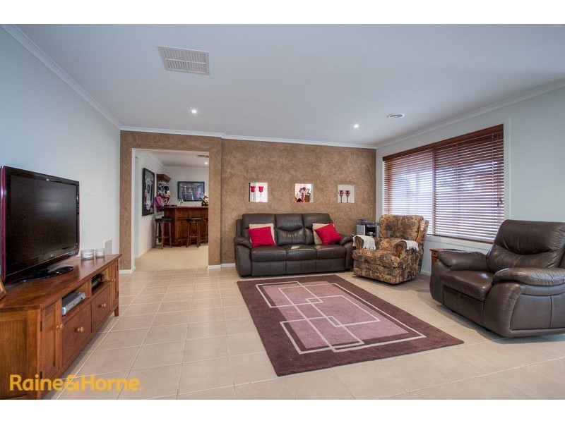 8 Frontignac Court, Sunbury VIC 3429
